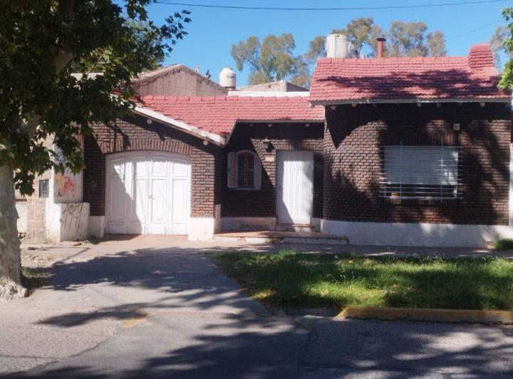 Casa · 145m² · 1 Ambiente · 1 Cochera