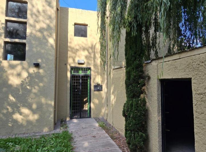 Local comercial · 357m² · 4 Ambientes · 6 Cocheras