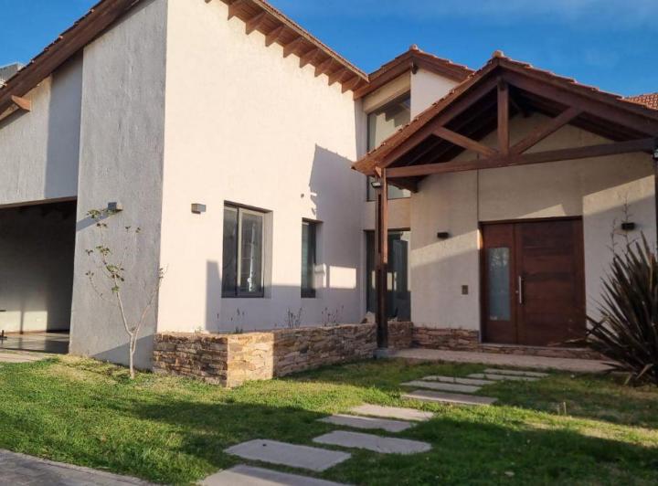 Casa · 297m² · 5 Ambientes