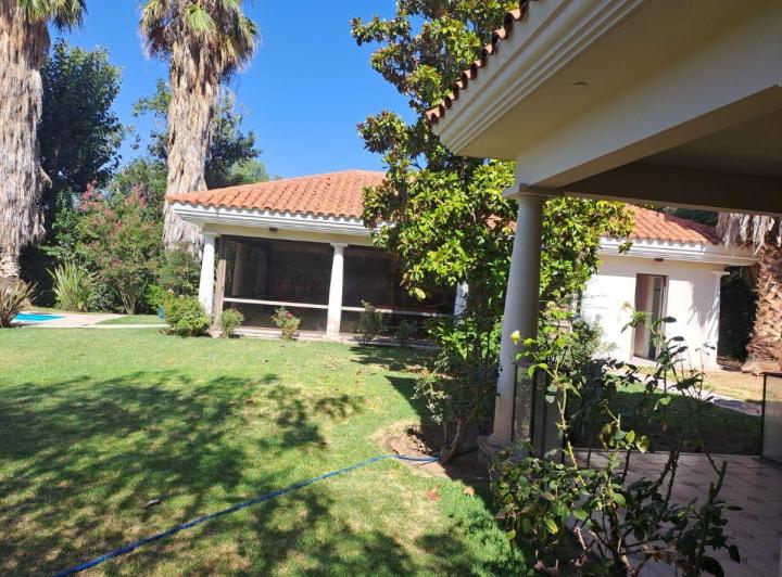 Casa · 600m² · 6 Ambientes · 2 Cocheras