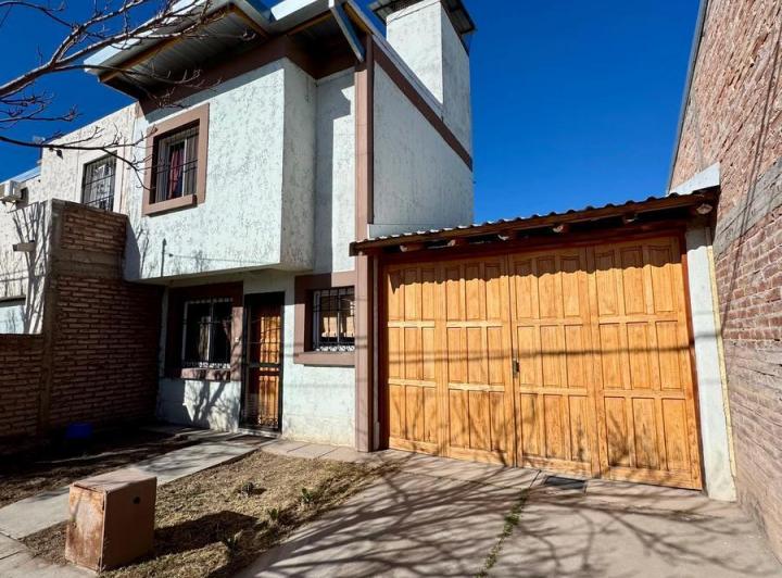 Casa · 115m² · 3 Ambientes · 1 Cochera