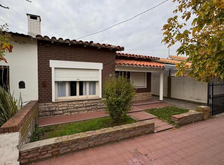 Casa · 261m² · 5 Ambientes · 1 Cochera