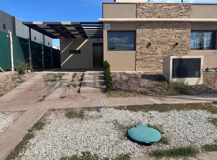 Casa · 80m² · 3 Ambientes · 1 Cochera