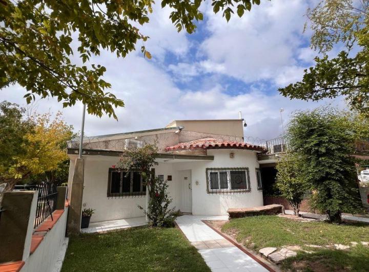 Casa · 190m² · 7 Ambientes