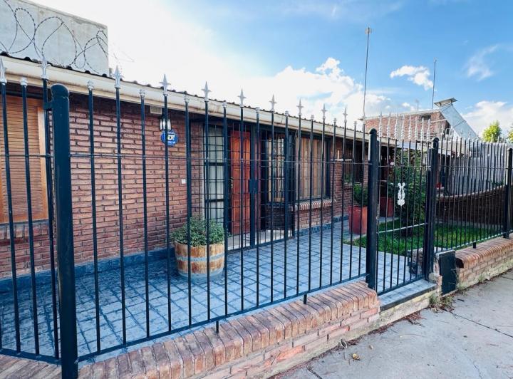 Casa · 229m² · 5 Ambientes · 2 Cocheras