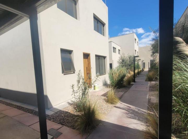 Departamento · 80m² · 4 Ambientes · 1 Cochera