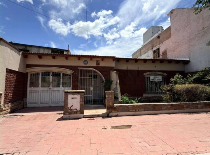 Casa · 154m² · 4 Ambientes · 1 Cochera