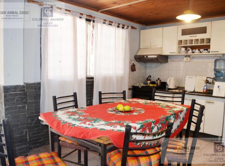 Casa · 180m² · 6 Ambientes · 1 Cochera
