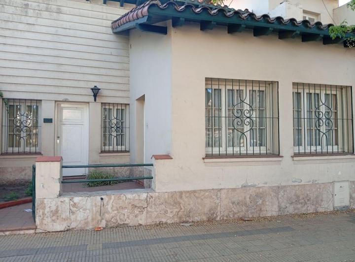 Casa · 255m² · 7 Ambientes · 1 Cochera