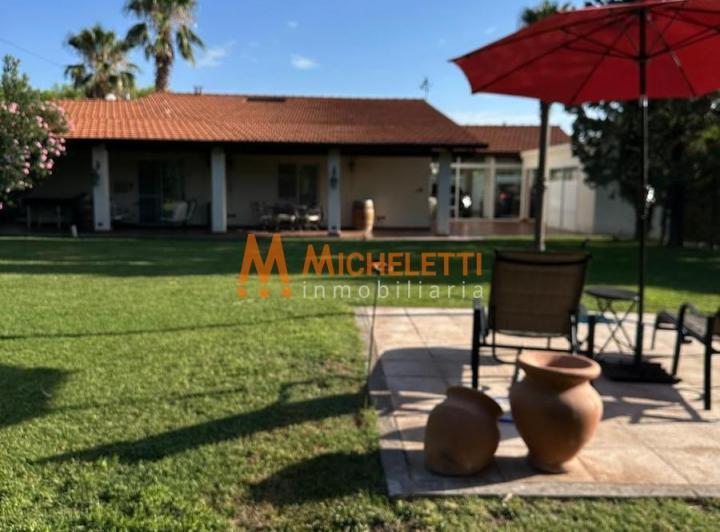 Casa · 340m² · 5 Ambientes · 2 Cocheras