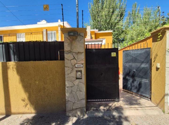 Casa · 300m² · 10 Ambientes · 3 Cocheras