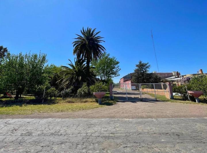 Bodega-Galpón · 2160m² · 7 Ambientes · 2 Cocheras