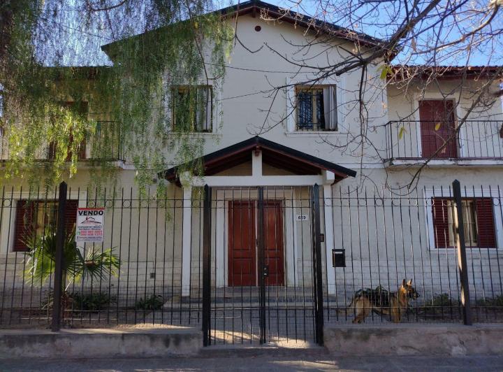 Casa · 503m² · 5 Dormitorios · 3 Cocheras