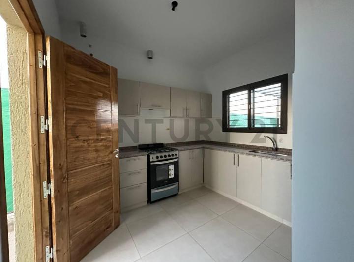 Casa · 75m² · 4 Ambientes · 1 Cochera