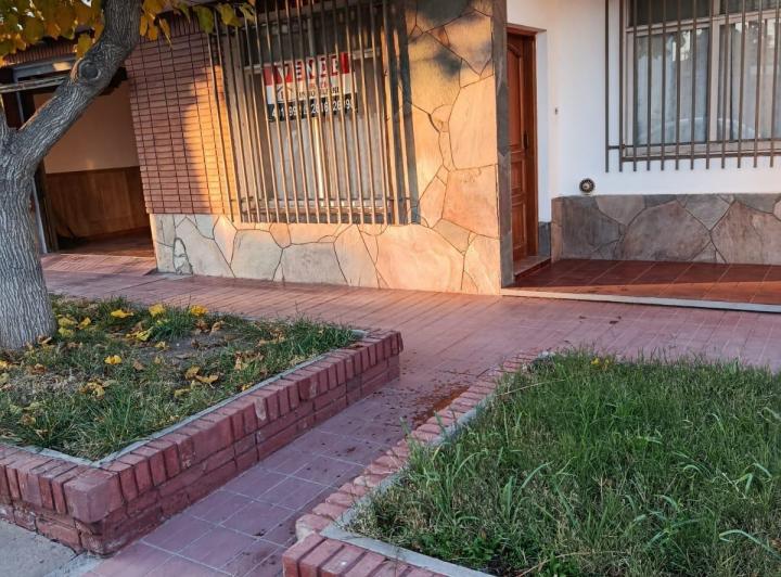 Casa · 161m² · 4 Ambientes · 1 Cochera