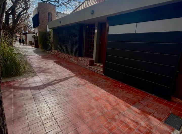 Casa · 3 Dormitorios · 1 Cochera