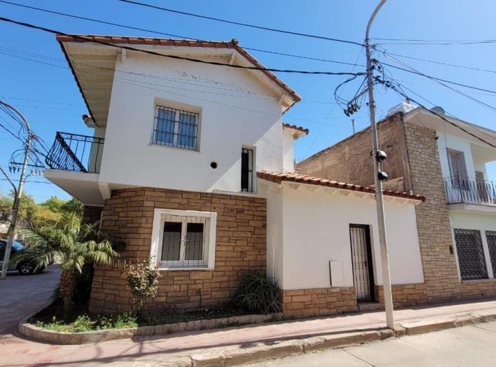 Casa · 160m² · 7 Ambientes · 1 Cochera