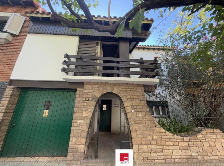 Casa · 298m² · 13 Ambientes · 1 Cochera