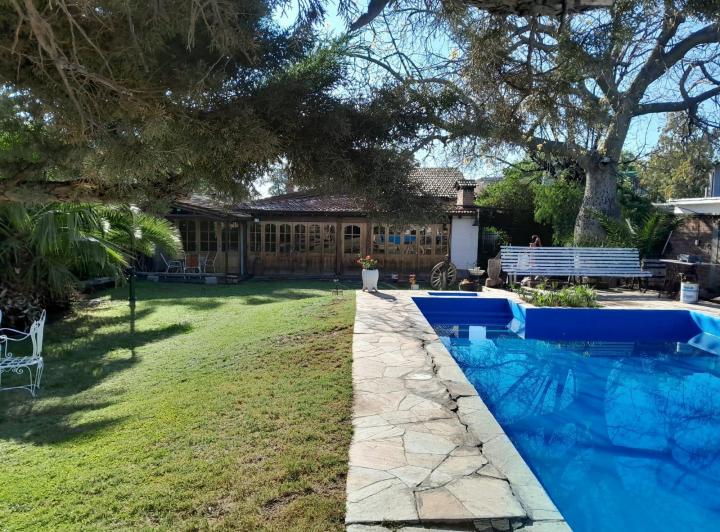 Casa · 350m² · 5 Dormitorios · 5 Cocheras