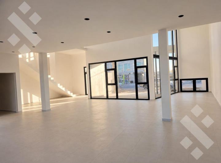 Local comercial · 277m² · 1 Cochera