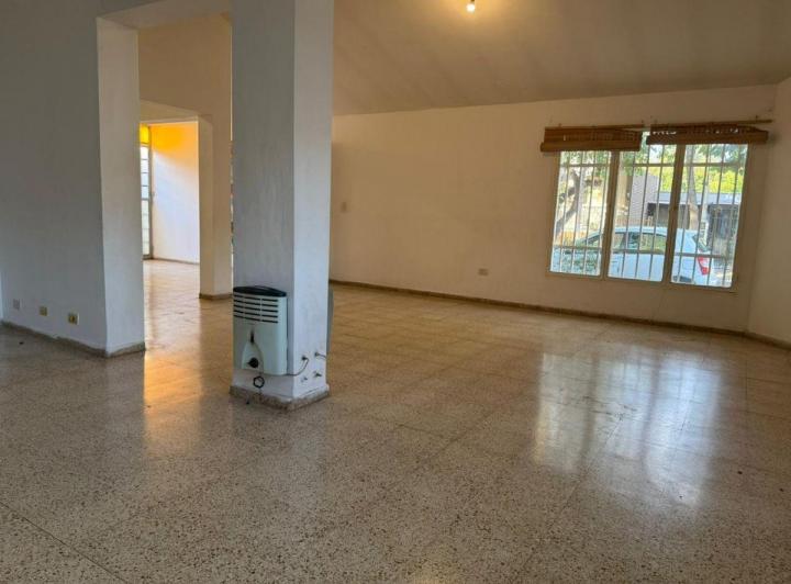 Casa · 171m² · 3 Dormitorios · 2 Cocheras