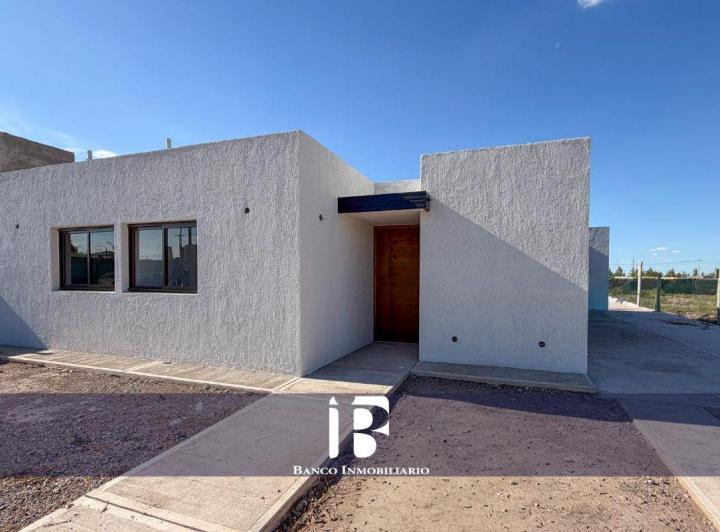 Casa · 161m² · 5 Ambientes · 4 Cocheras