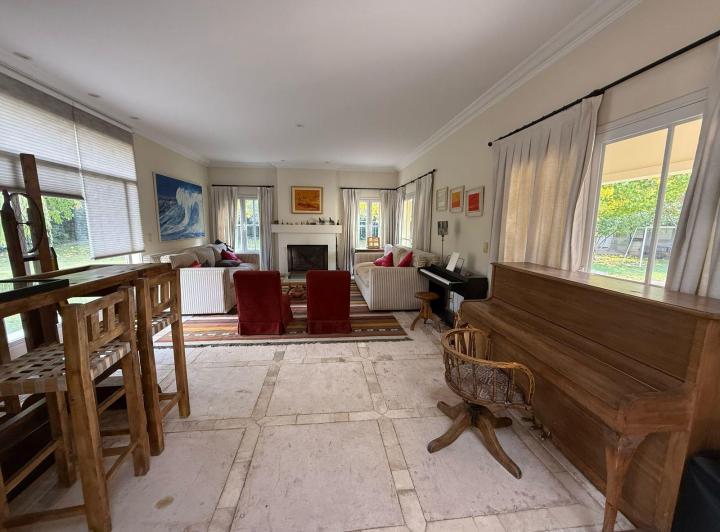 Casa · 522m² · 6 Dormitorios · 4 Cocheras