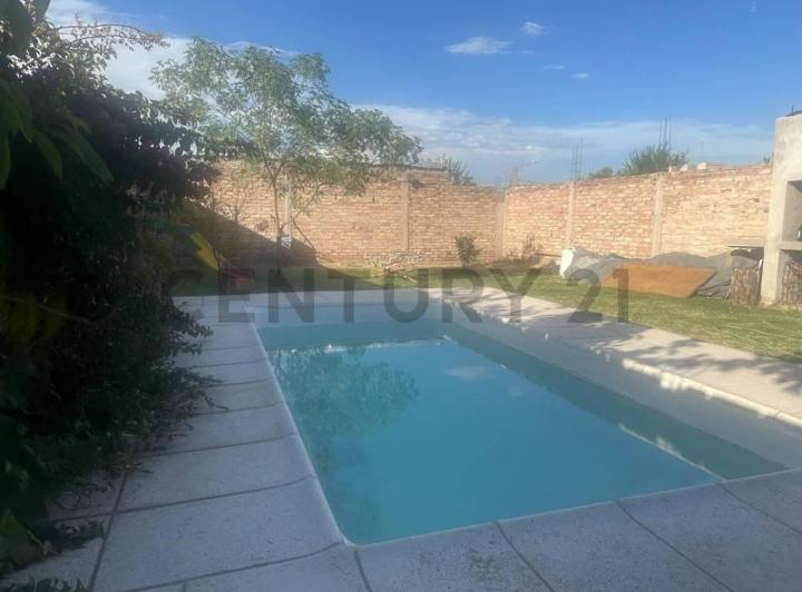 Casa · 60m² · 4 Ambientes · 2 Cocheras