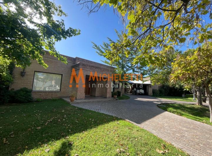 Bodega-Galpón · 310m² · 10 Ambientes · 2 Cocheras