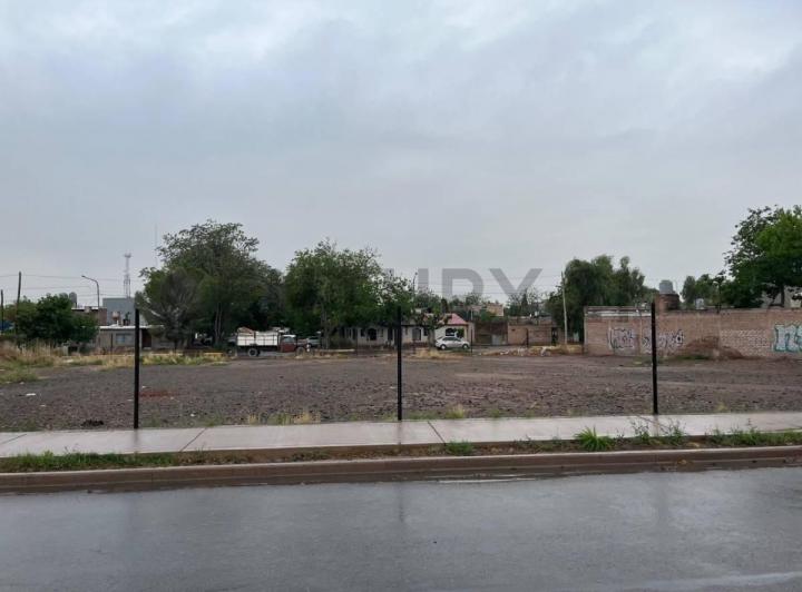 Terreno · 2200m²