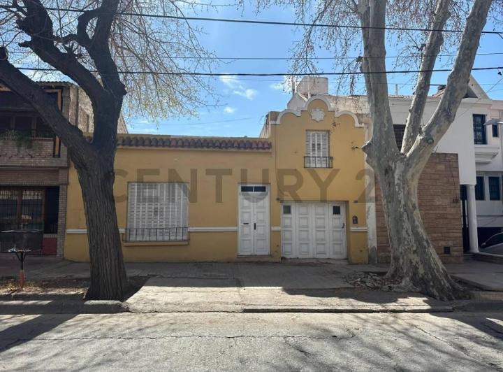 Terreno · 207m² · 4 Ambientes · 1 Cochera