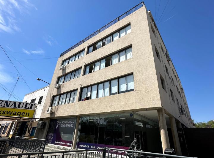 Oficina comercial · 225m²