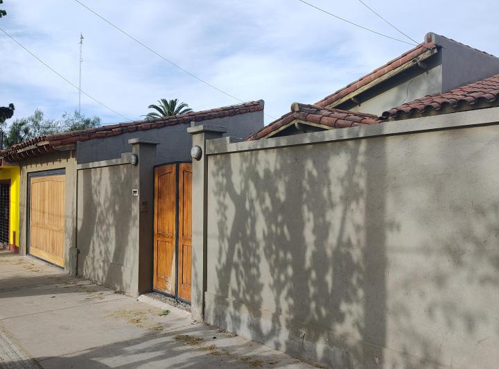 Casa · 200m² · 6 Ambientes · 3 Cocheras