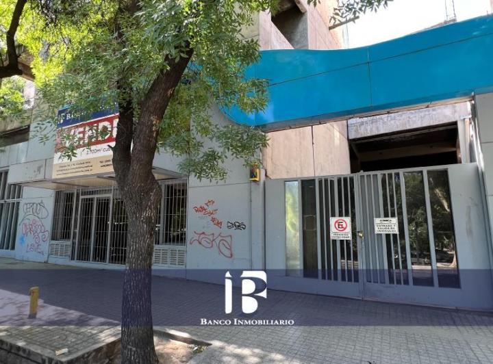 Edificio · 2735m² · 40 Cocheras