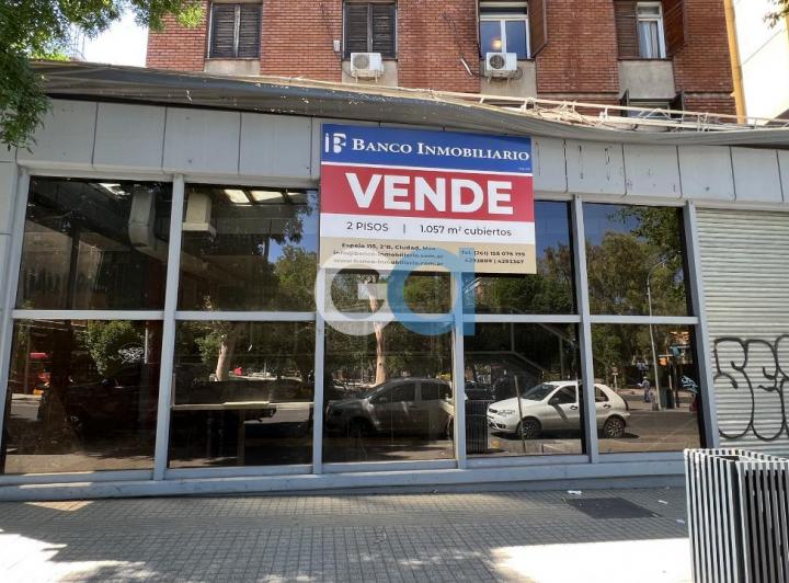 Local comercial · 1057m²
