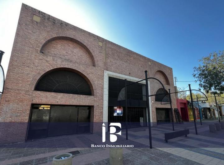 Local comercial · 1928m² · 8 Ambientes