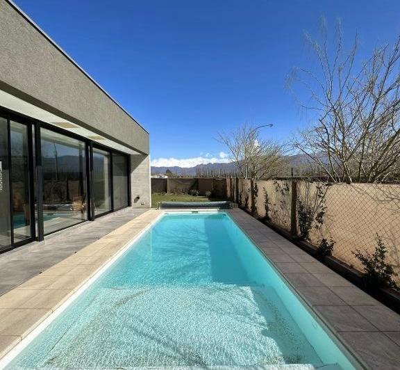 Casa · 390m² · 2 Cocheras