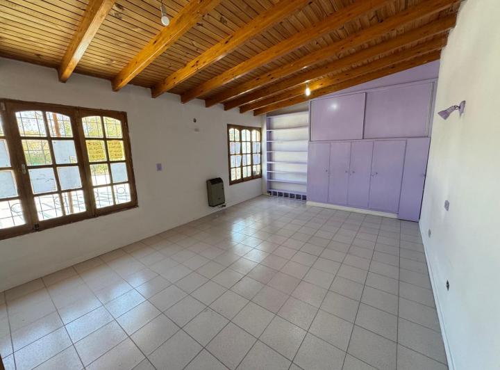 Casa · 177m² · 4 Dormitorios · 2 Cocheras