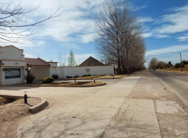 Terreno · 742m²