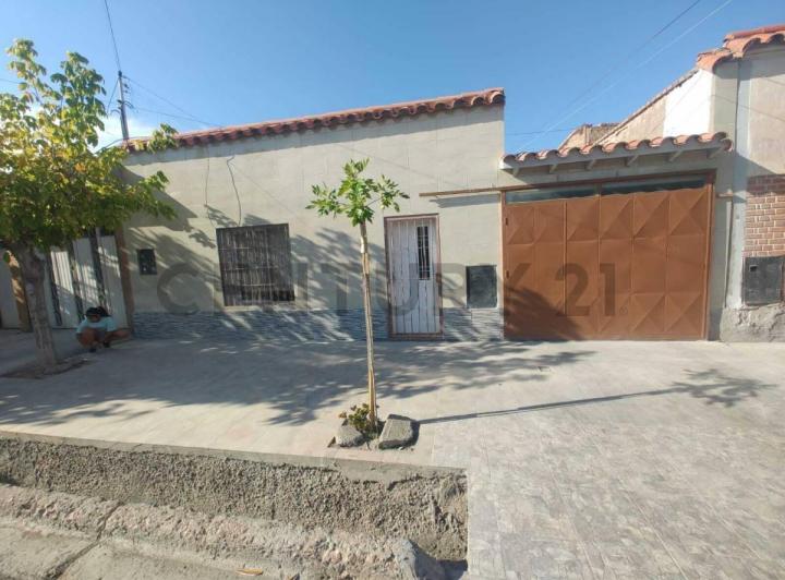 Casa · 280m² · 5 Ambientes · 2 Cocheras
