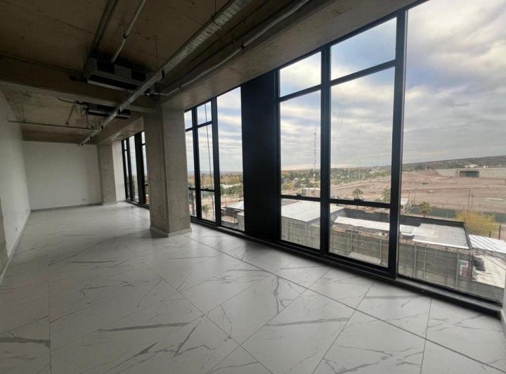 Oficina comercial · 56m² · 1 Ambiente · 1 Cochera