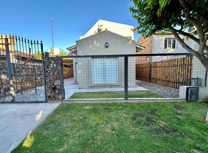 Casa · 160m² · 3 Ambientes · 3 Cocheras