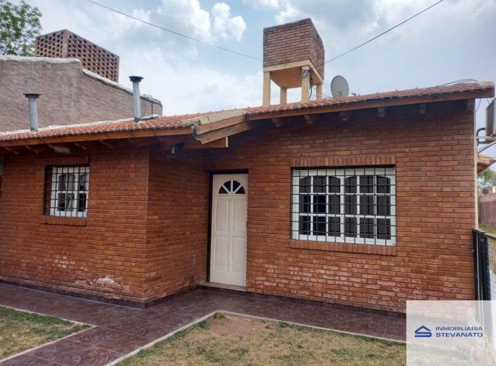 Casa · 200m² · 5 Ambientes · 4 Cocheras