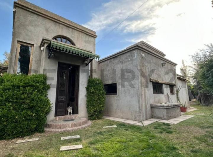 Casa · 145m² · 4 Ambientes · 2 Cocheras