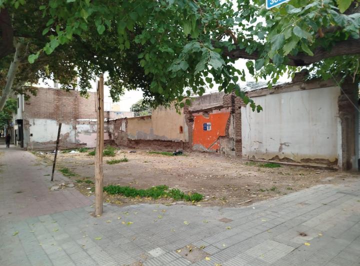 Terreno · 220m²