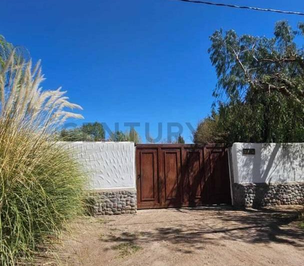 Casa · 398m² · 3 Dormitorios · 2 Cocheras