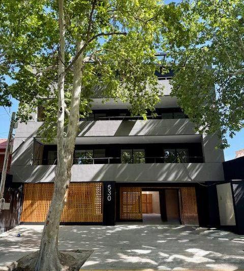 Departamento · 100m² · 5 Ambientes · 1 Cochera