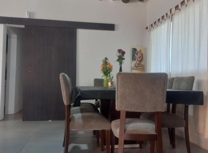 Casa · 194m² · 5 Ambientes · 4 Cocheras