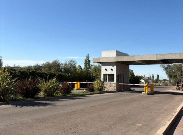 Terreno · 300m²