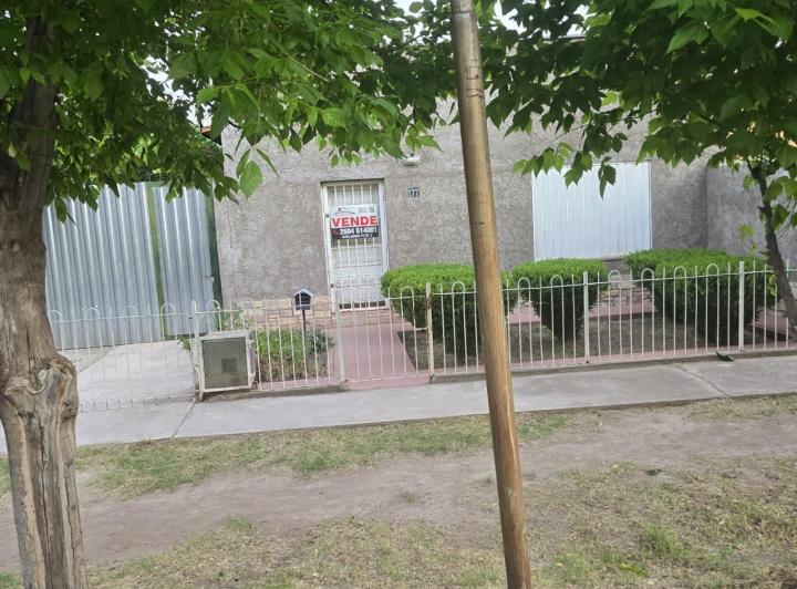 Casa · 450m² · 2 Dormitorios · 2 Cocheras